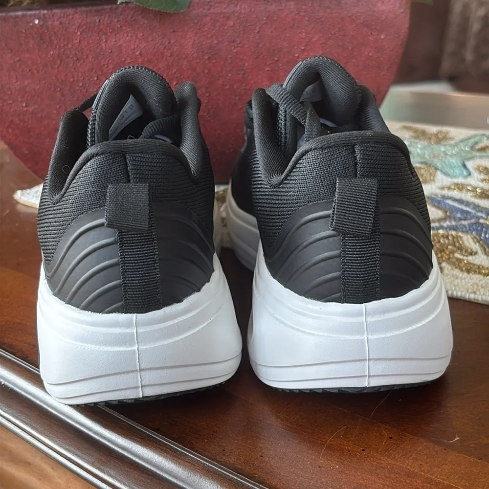 Brand New Cushion Support Sneakers Black White Lightweight Athletic Tennis Shoe